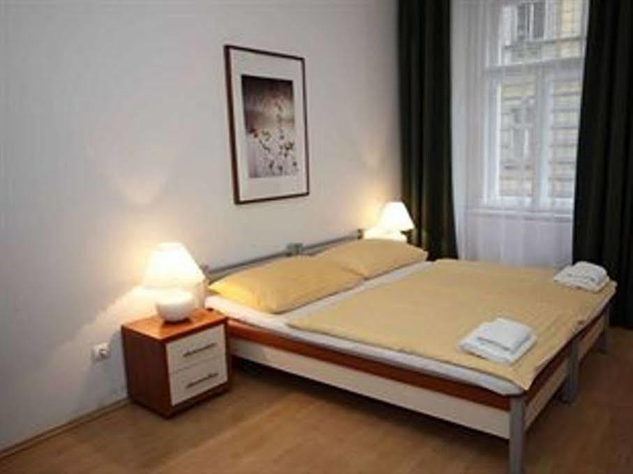 Theatre Residence Prag Exteriör bild
